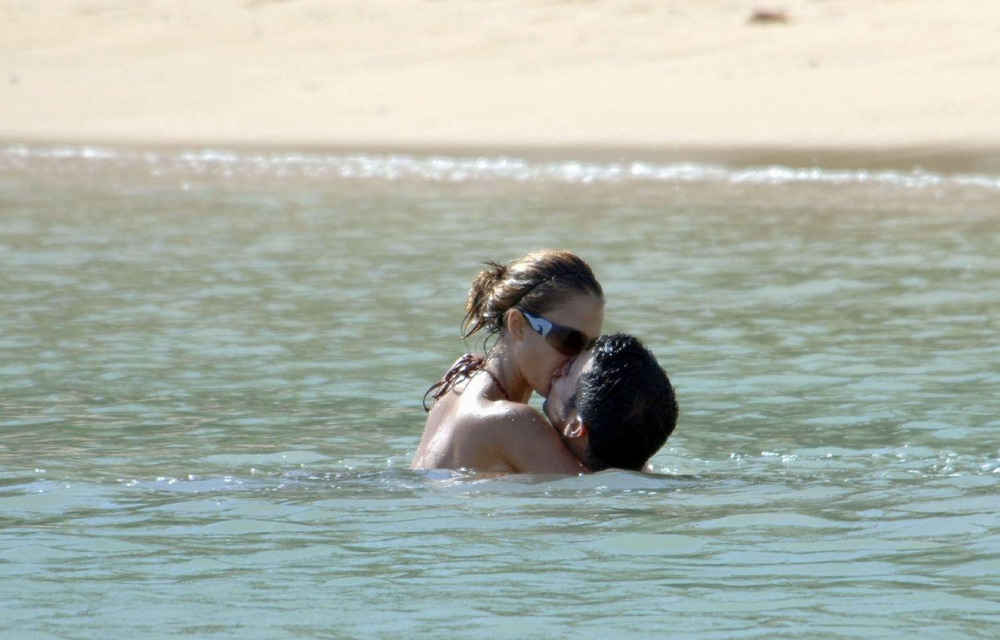 Jessica Alba sur la plage
